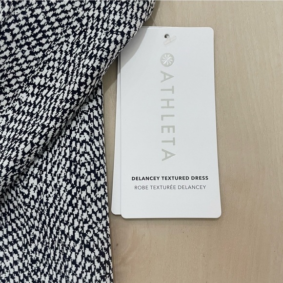 NWT Athleta Delancey Dress Size 2x Longsleeve Braiden Black.Quick Drying/Wicking - Picture 4 of 16